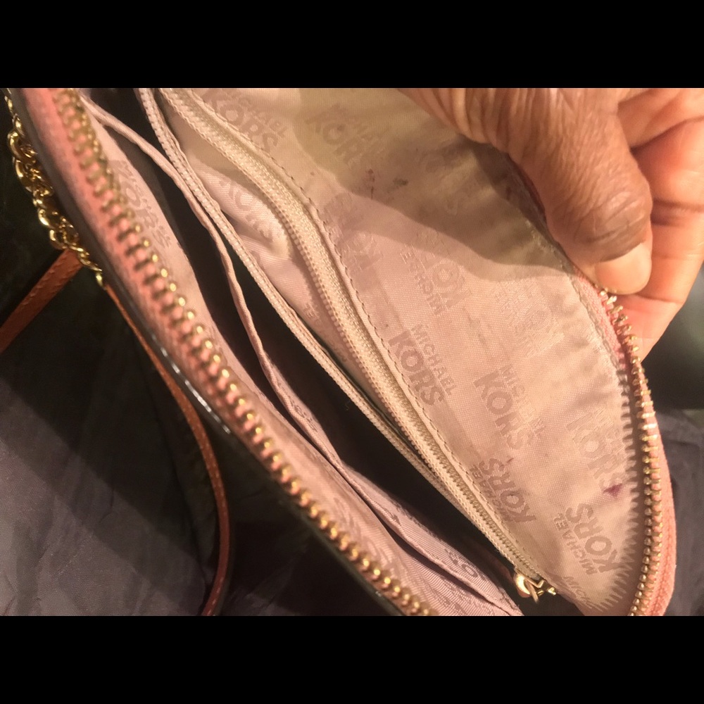 Michael Kors Emmy Crossbody - Patent Leather - Picture 8 of 8